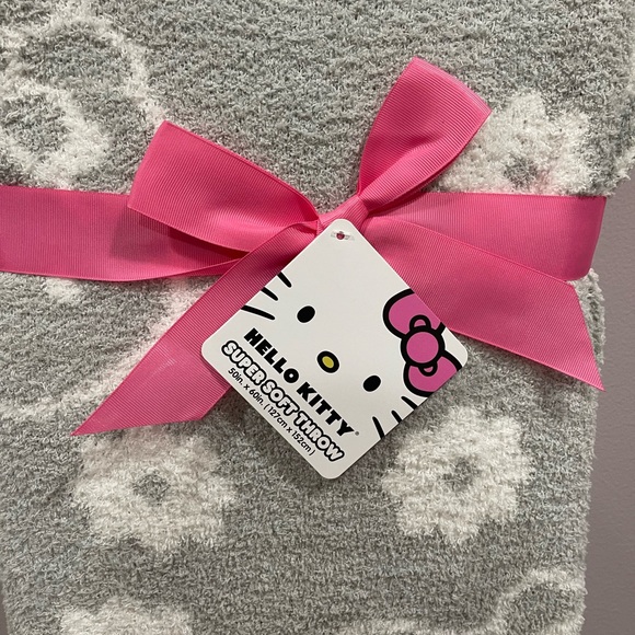 Hello Kitty Blanket - Picture 3 of 3